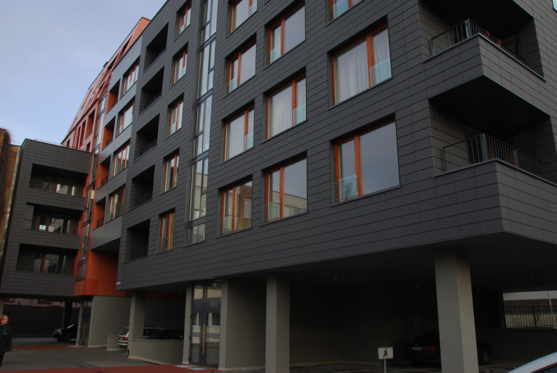 Smėlio g. 8 daugiabučio namo fasadas ir moderni architektūra Antakalnyje
